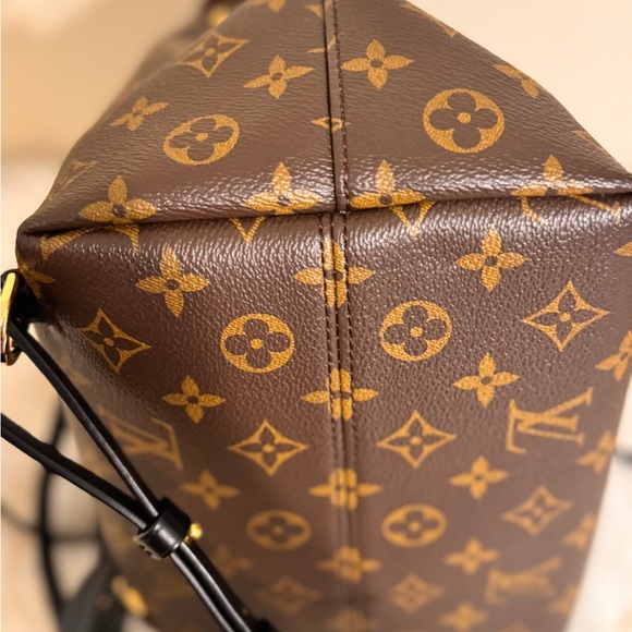 Authentic Louis Vuitton Montsouris bagpack - Picture 10 of 11